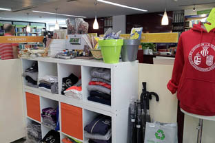Imagen del nuevo espacio de La Tenda, en la Librería de la Universitat.